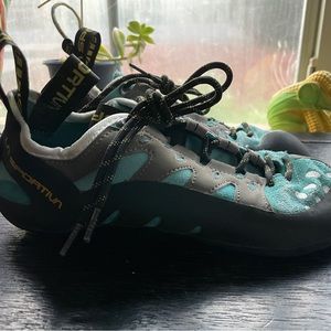 La Sportiva Tarantulace Womens climbing shoes EU 40 // US 7.5 • EUC •